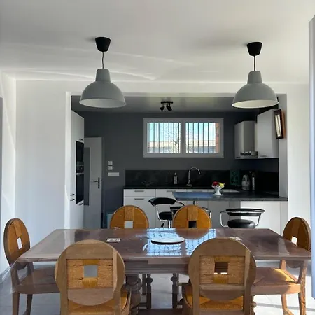 Holiday home Maison Proche Plages Du Debarquement Bernesq